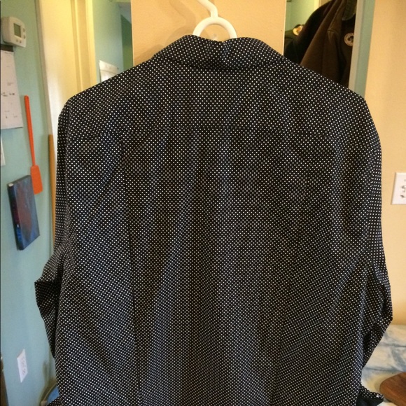 H&M EASY IRON BUTTON UP - Picture 2 of 3